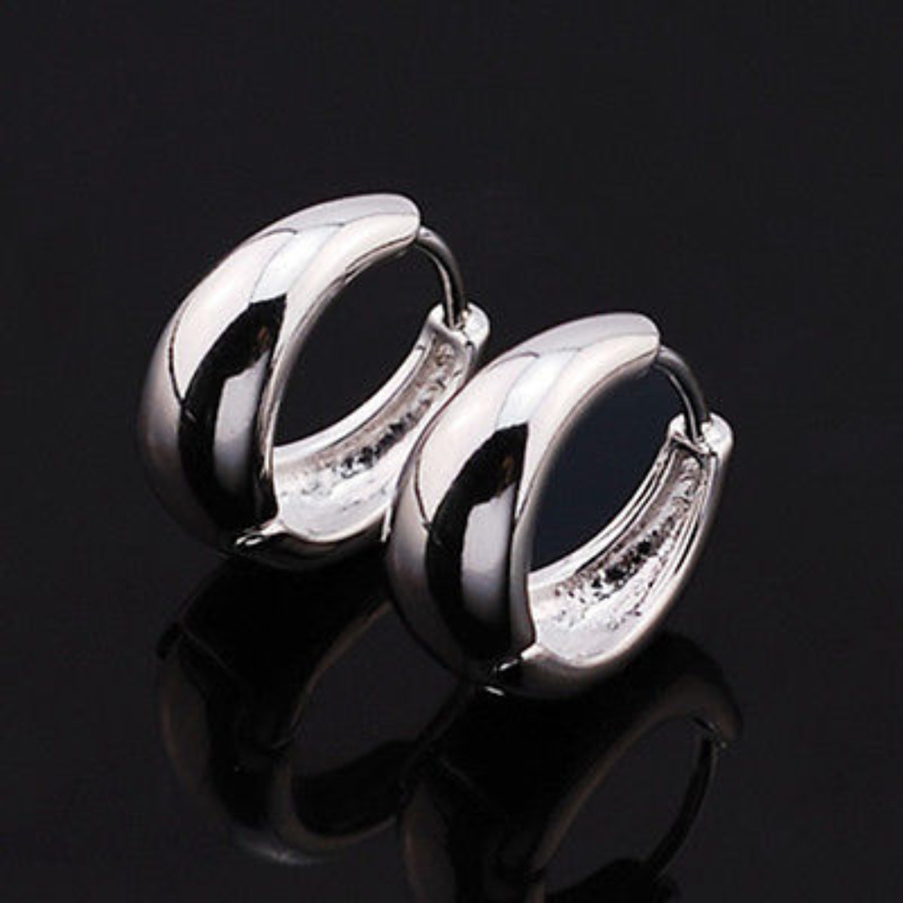 💓9K White Gold Filled "Huggy" Earrings 💓